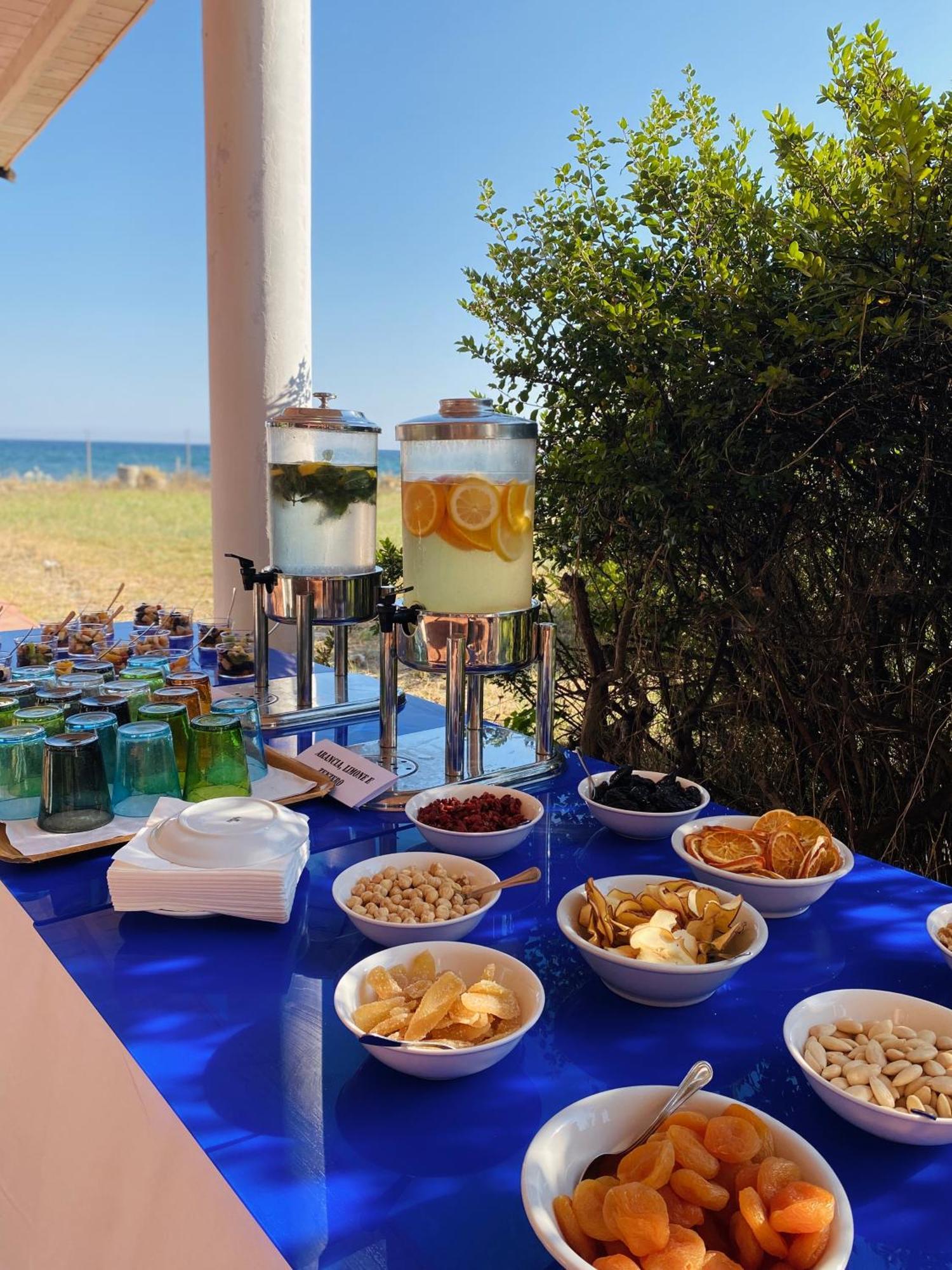 Hotel Mare Pineta Santa Margherita di Pula Esterno foto