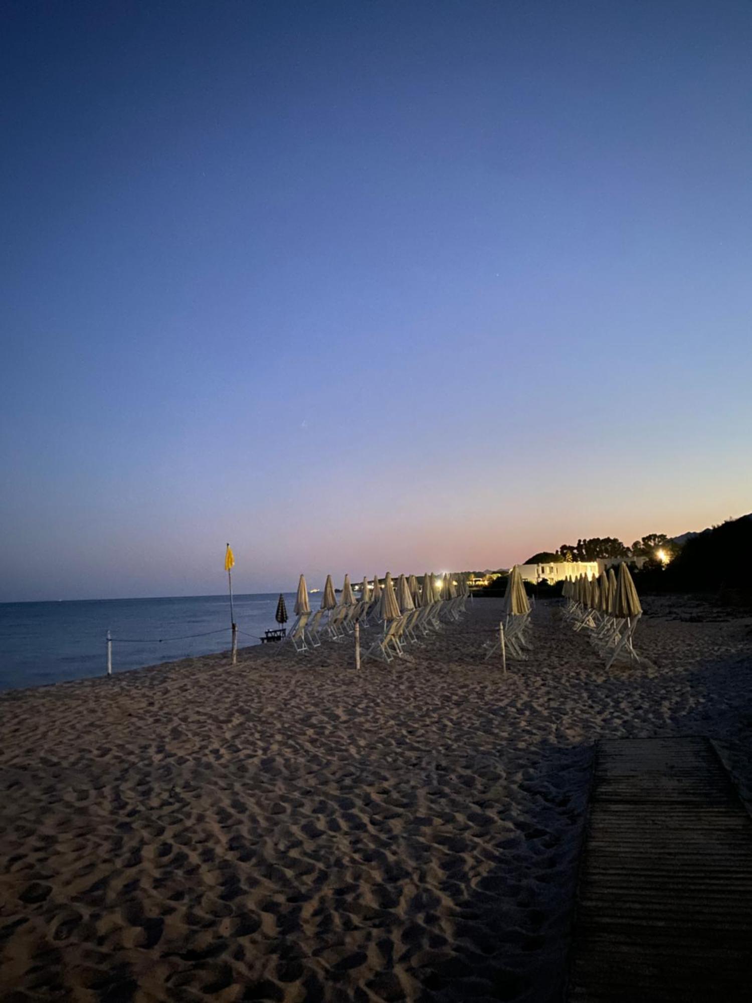 Hotel Mare Pineta Santa Margherita di Pula Esterno foto