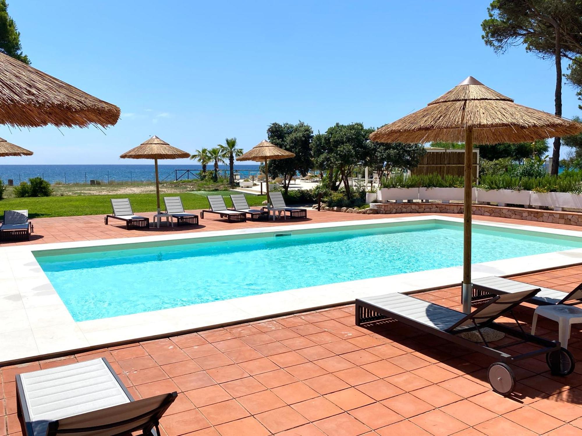 Hotel Mare Pineta Santa Margherita di Pula Esterno foto