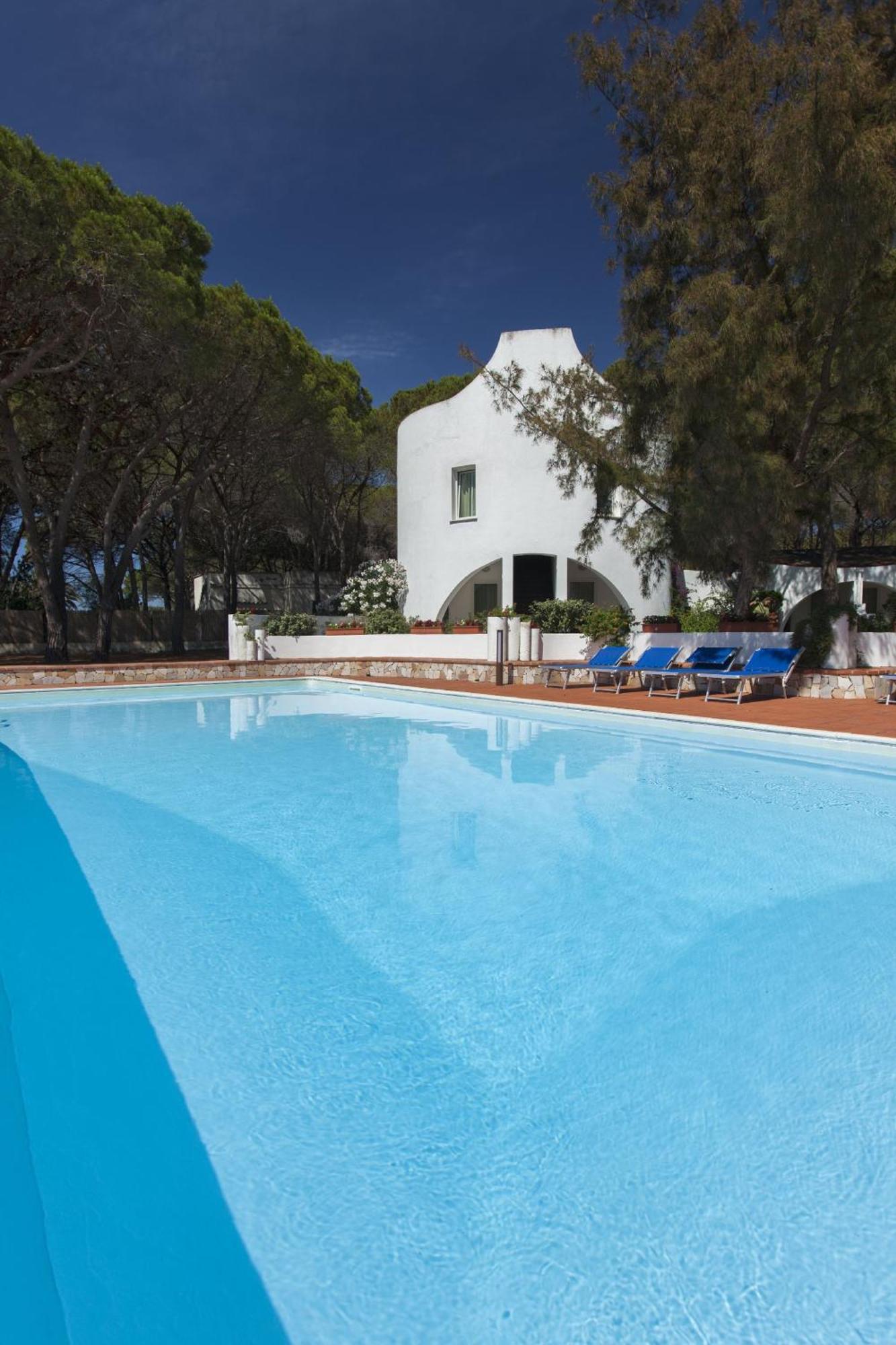 Hotel Mare Pineta Santa Margherita di Pula Esterno foto