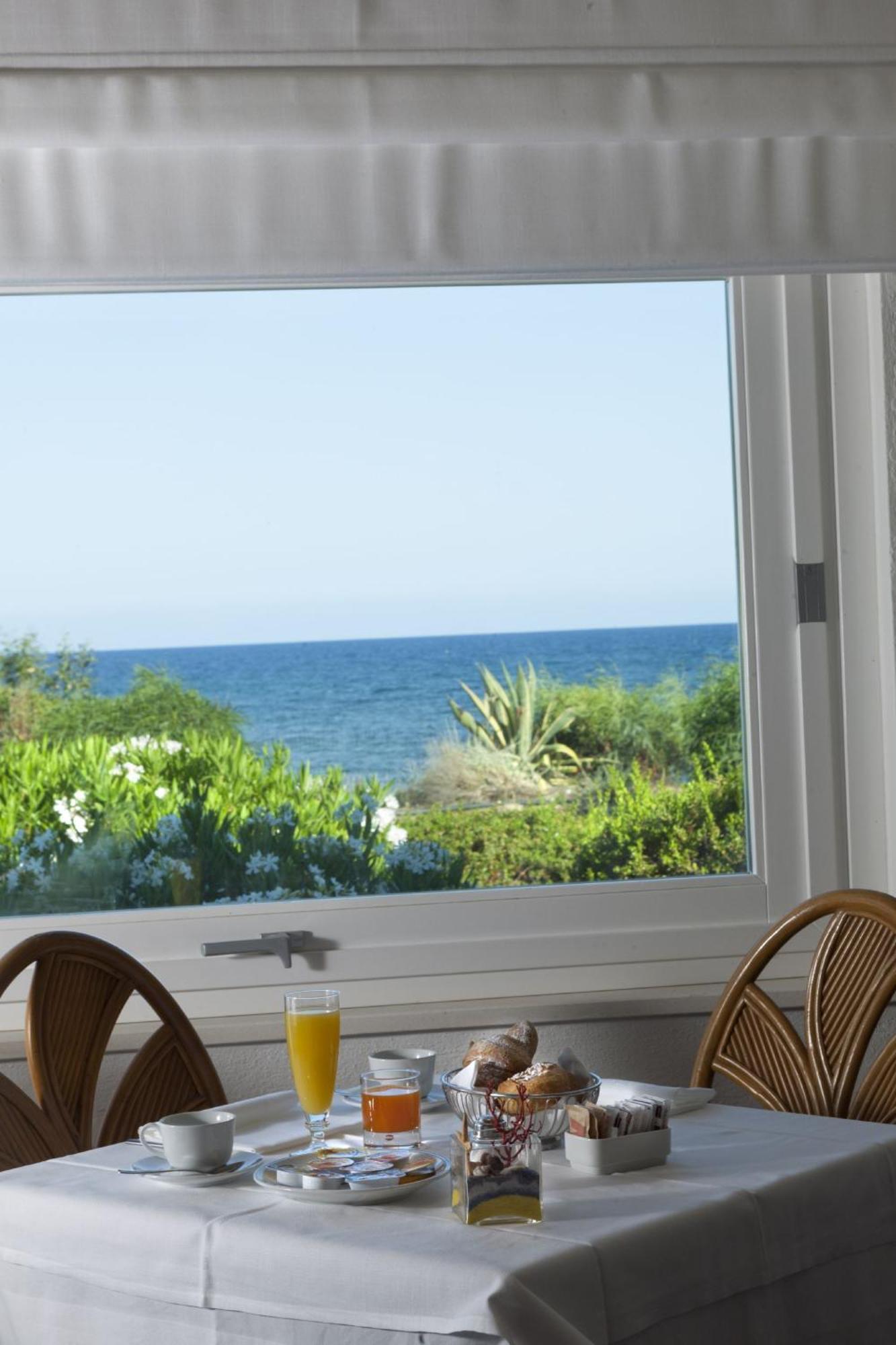 Hotel Mare Pineta Santa Margherita di Pula Esterno foto